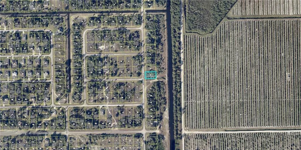 563 Naples Ave S, Lehigh Acres Fl 33974
