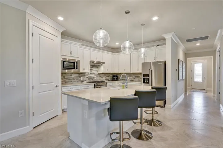 6820 Winding Cypress Dr, Naples, Florida 34114