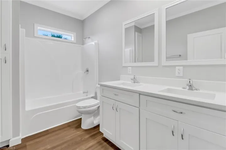 2nd Full bathroom with dual sink