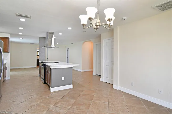 4718 Forest Glen Dr, North Fort Myers, Florida 33903