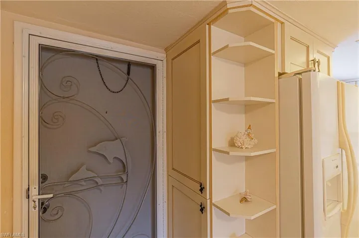 Pantry-Storage area in entryway