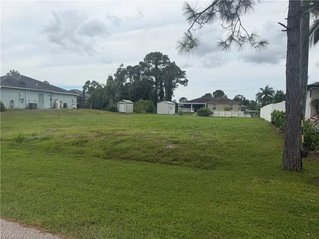 1017 Alaska Ave, Lehigh Acres, Florida 33971