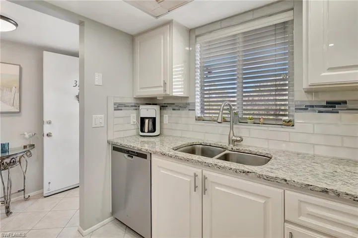 5515  Rattlesnake Hammock  RD, Naples, FL 34113