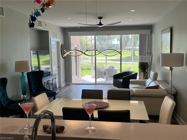9113  Michael  CIR, Naples, FL 34113