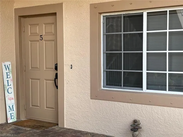 9113  Michael  CIR, Naples, FL 34113