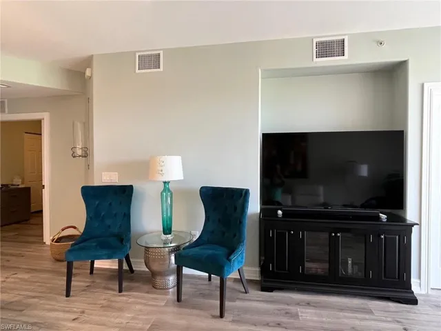 9113  Michael  CIR, Naples, FL 34113