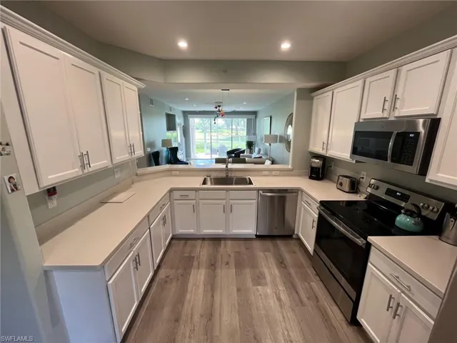 9113  Michael  CIR, Naples, FL 34113