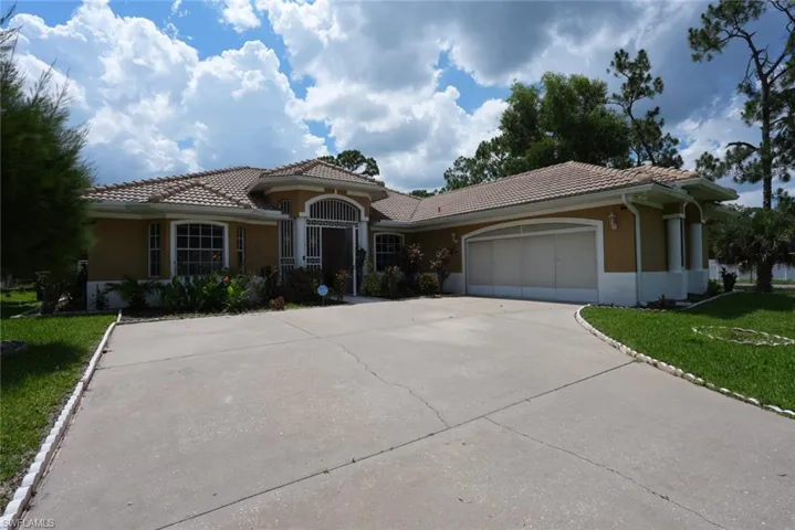 219 Columbus Ave, Lehigh Acres, Florida 33936