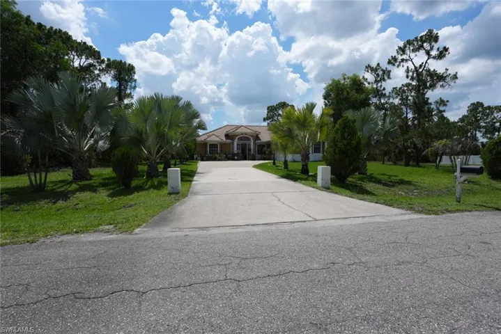 219 Columbus Ave, Lehigh Acres, Florida 33936