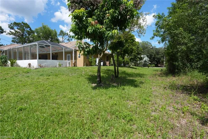 219 Columbus Ave, Lehigh Acres, Florida 33936