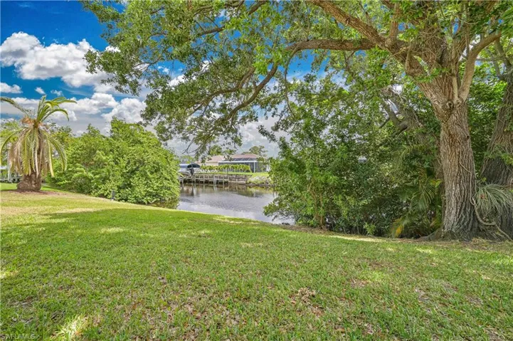 15080  Riverbend  BLVD, North Fort Myers, FL 33917