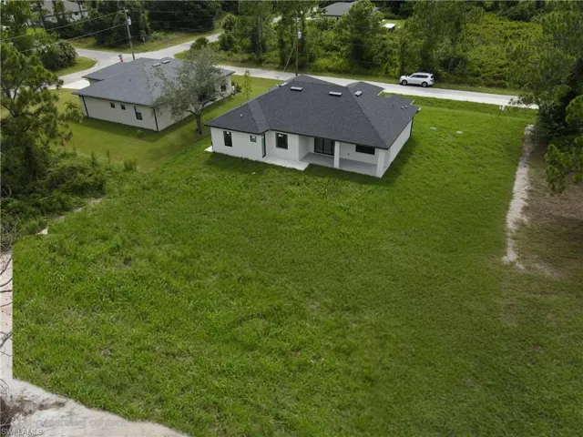 Aerial view of property and surrounding area
