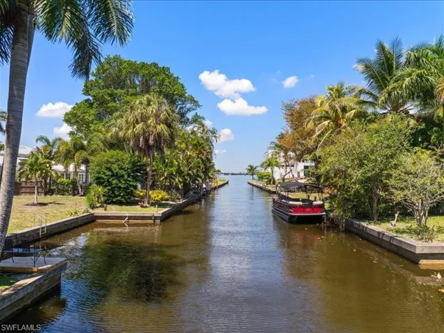 1229 Carlene Ave S, Fort Myers, Florida 33901