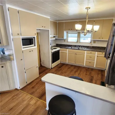 Kitchen View2