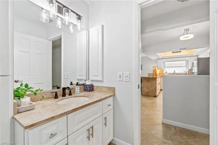 589  104th N AVE, Naples, FL 34108