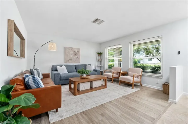 589  104th N AVE, Naples, FL 34108