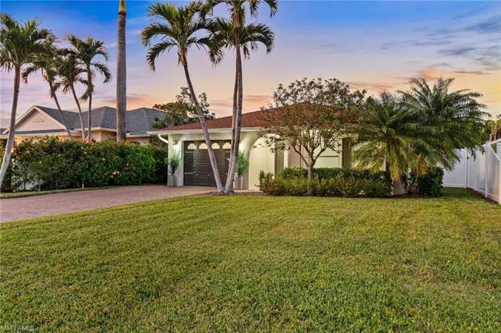 589  104th N AVE, Naples, FL 34108