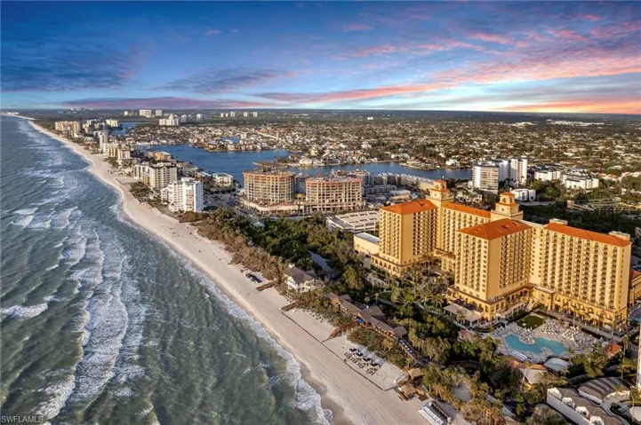 Only a 1 mile walk, or bike ride to white sandy beaches.