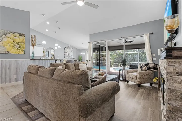 4002  Oasis  BLVD, Cape Coral, FL 33914