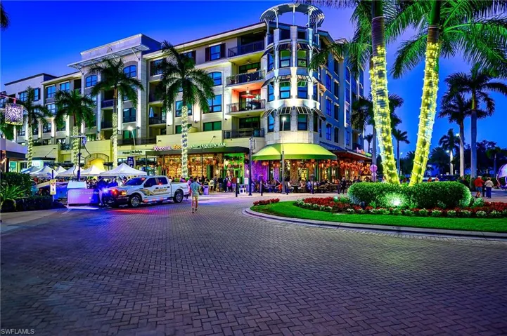 View of apartment building / complex
