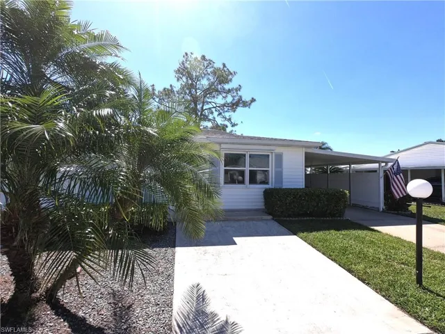 26  Desert Candle  CIR, Lehigh Acres, FL 33936