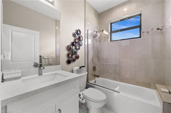 411 24th Ave Ne, Naples, Florida 34120