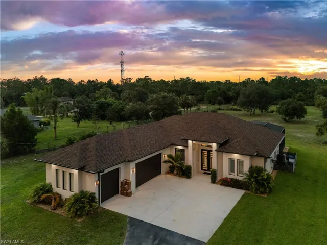 411 24th Ave Ne, Naples, Florida 34120
