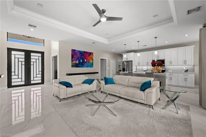 411 24th Ave Ne, Naples, Florida 34120