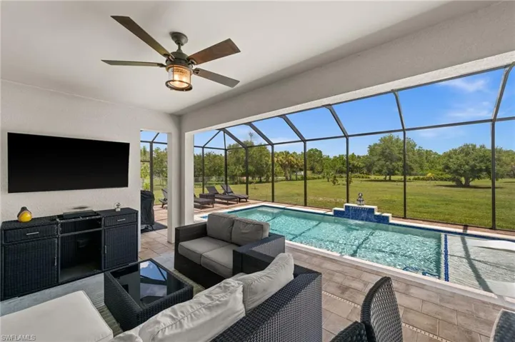 411 24th Ave Ne, Naples, Florida 34120