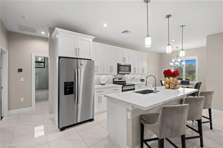 411 24th Ave Ne, Naples, Florida 34120