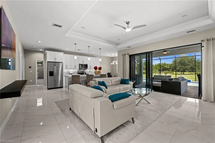 411 24th Ave Ne, Naples, Florida 34120