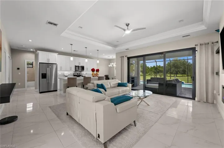 411 24th Ave Ne, Naples, Florida 34120