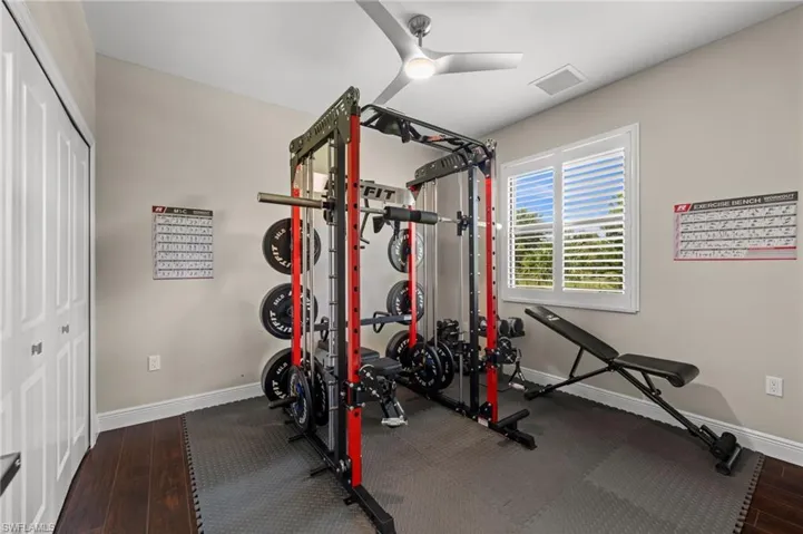 411 24th Ave Ne, Naples, Florida 34120