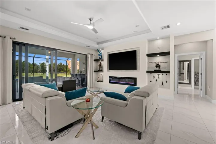 411 24th Ave Ne, Naples, Florida 34120