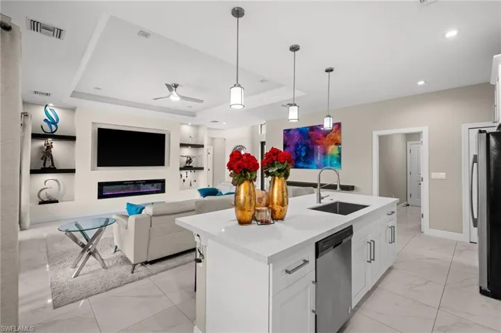 411 24th Ave Ne, Naples, Florida 34120