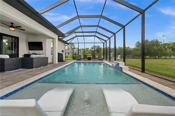 411 24th Ave Ne, Naples, Florida 34120