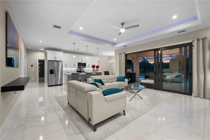 411 24th Ave Ne, Naples, Florida 34120