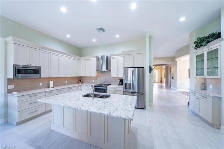 906 Tierra Lago WAY, NAPLES FL 34119