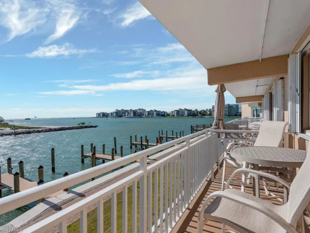 View to the Gulf, Watch the Dolphins Play