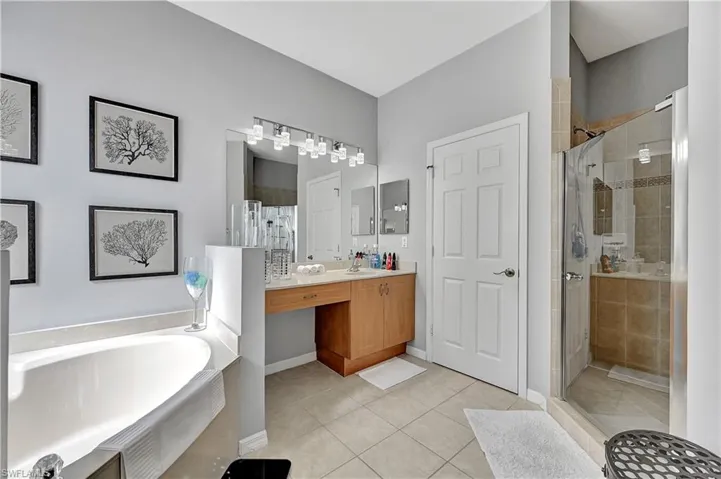14724  Sutherland  AVE, Naples, FL 34119