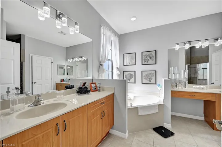14724  Sutherland  AVE, Naples, FL 34119