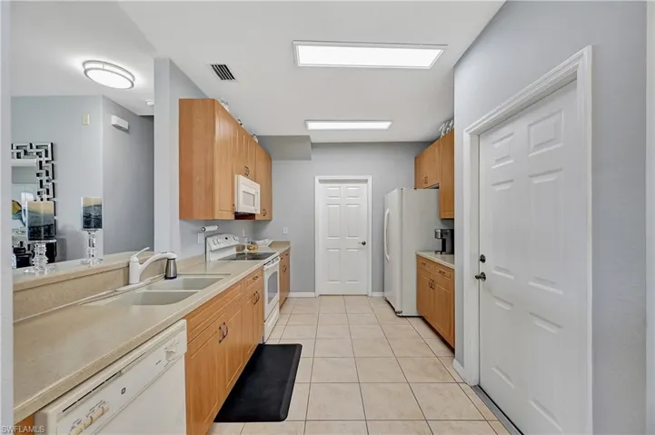 14724  Sutherland  AVE, Naples, FL 34119