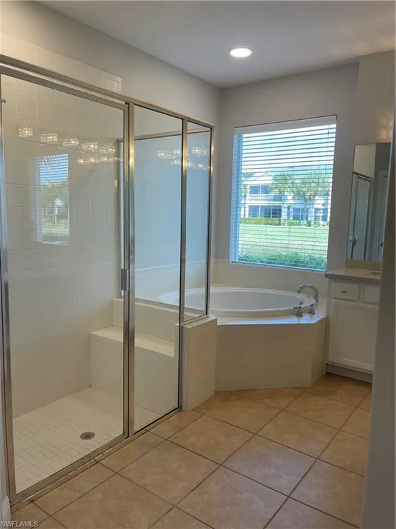 12823 Carrington CIR, Naples, FL 34105,225045890