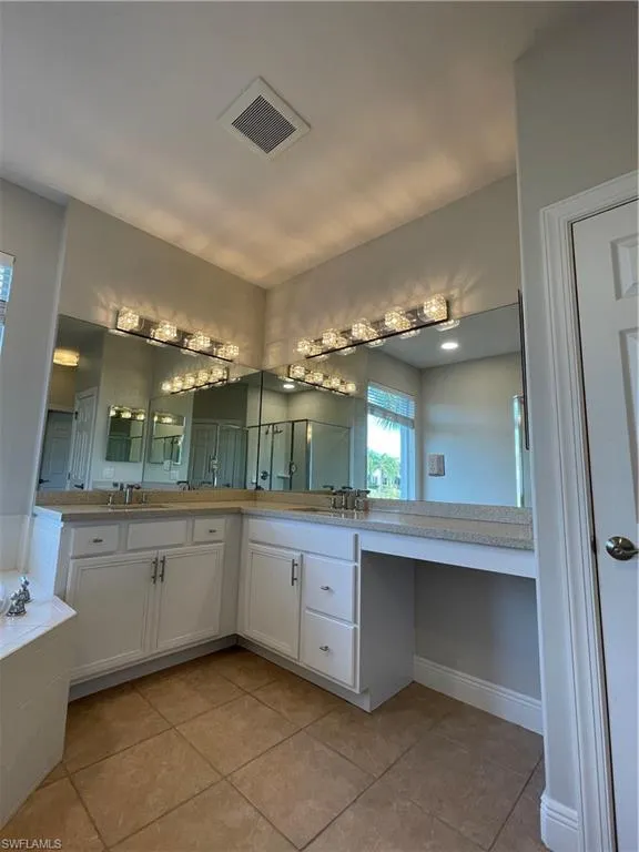 12823 Carrington CIR, Naples, FL 34105,225045890