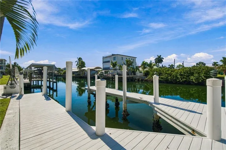 132 Hilo St, Naples, Florida 34113