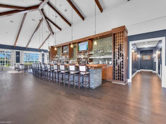 The Caloosa Bar & Grill offers residents a delightful dining experience.