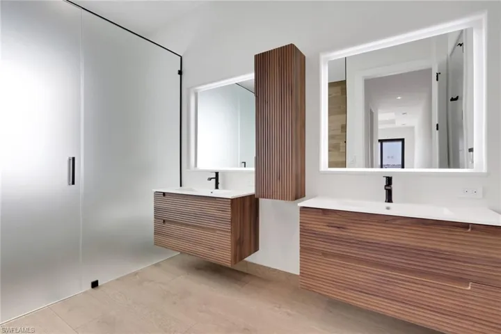 Junior-Suite bathroom