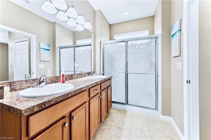 10781  Crossback  LN, Lehigh Acres, FL 33936
