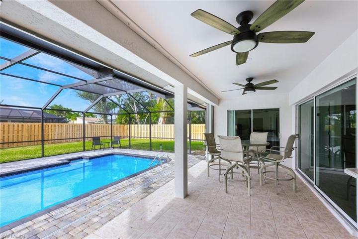 Relax in the shade or the sun in this spacious lanai/pool area!