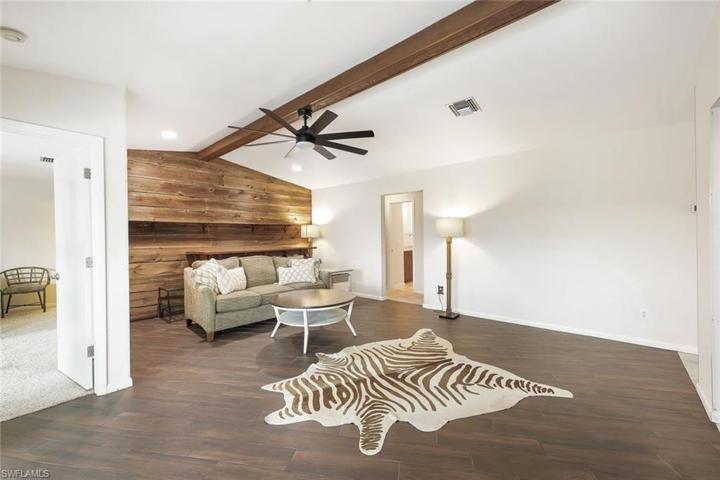 Spacious living room